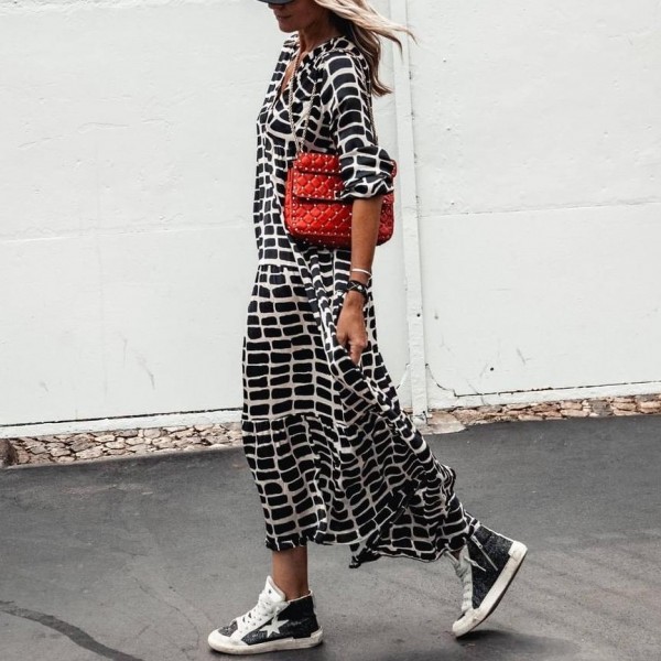 Classy Black And White V-Neck Long Sleeve Maxi Dress