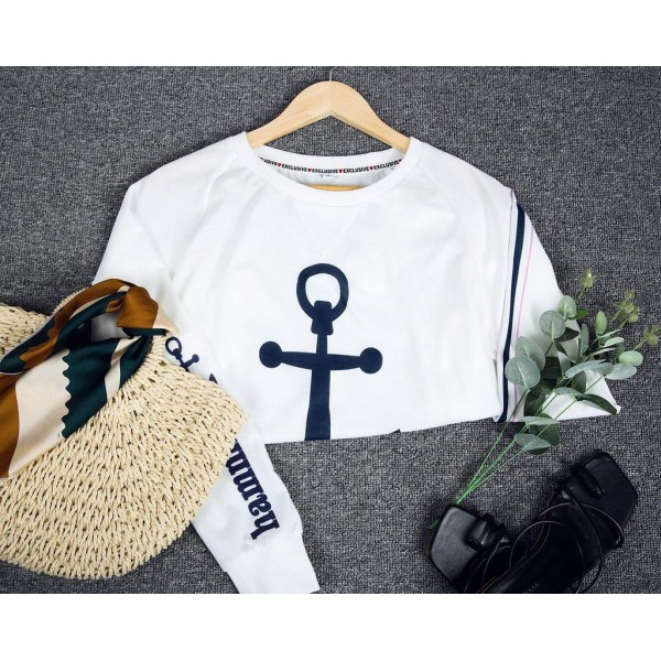 Distinctive Print Long Sleeve Sweatshirt