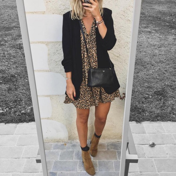 Stylish Leopard Print V-Neck Side Pocket Mini Dress