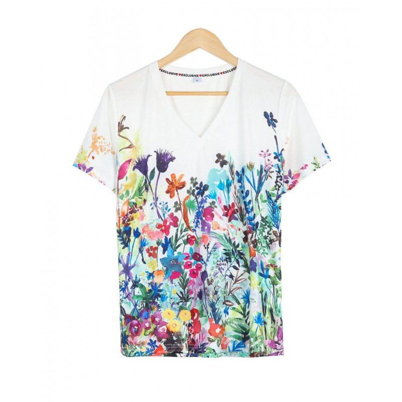 Trendy White V-Neck Short Sleeve Printed Tee