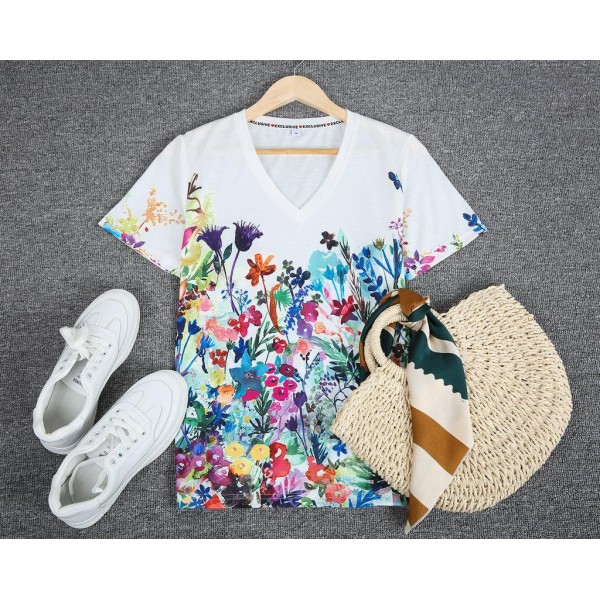 Trendy White V-Neck Short Sleeve Printed Tee