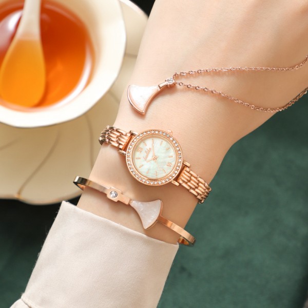 Women's Round Dial Rose Gold Quartz Watch