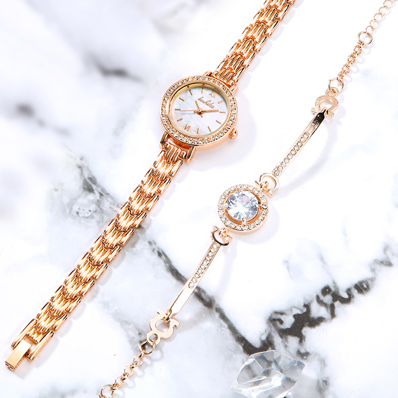 Women's Round Dial Rose Gold Quartz Watch